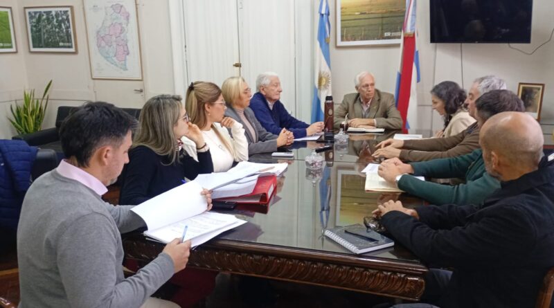 El Colegio de Médicos Veterinarios de Entre Ríos y el Gobierno provincial consolidan avances para fortalecer el Servicio de Inspección Veterinaria El Colegio de Médicos Veterinarios de Entre Ríos y el Gobierno provincial consolidan avances para fortalecer el Servicio de Inspección Veterinaria